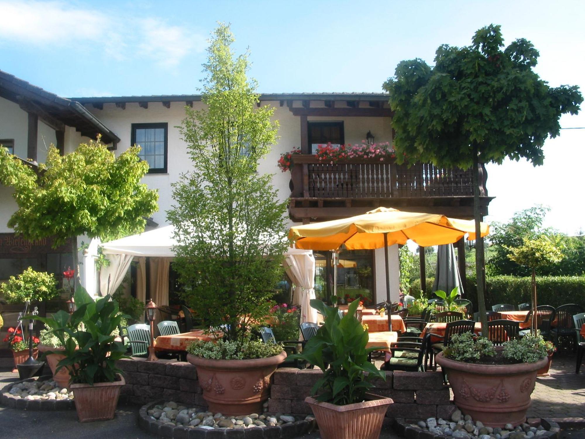 Restaurant Landgasthof Zum Wiesengrund Newel Eksteriør bilde