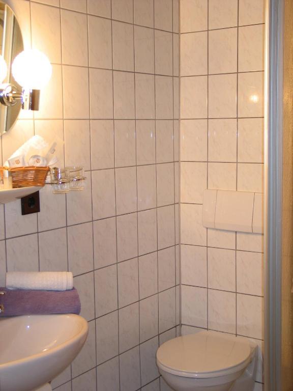 Restaurant Landgasthof Zum Wiesengrund Newel Rom bilde