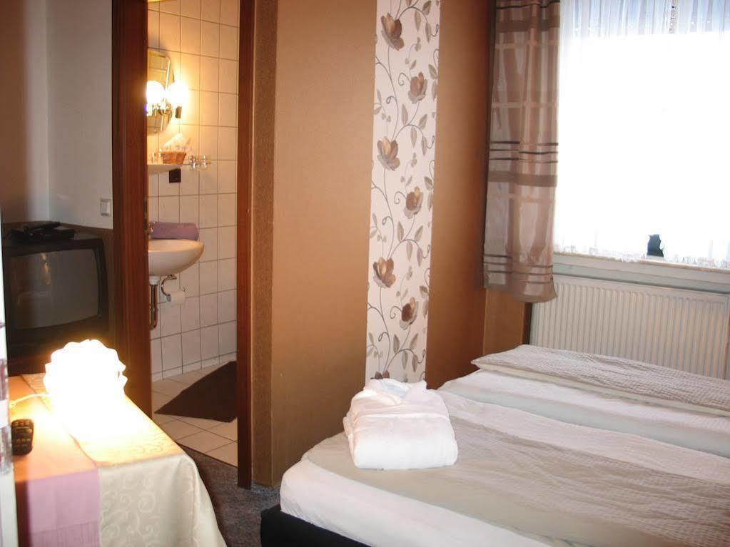 Restaurant Landgasthof Zum Wiesengrund Newel Eksteriør bilde